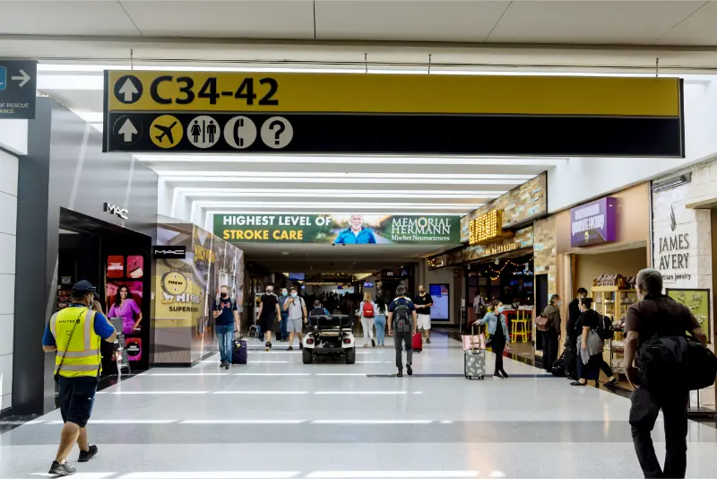 Houston Texas USA Houston Intercontinental Airport Iah Passengers Walking Airport