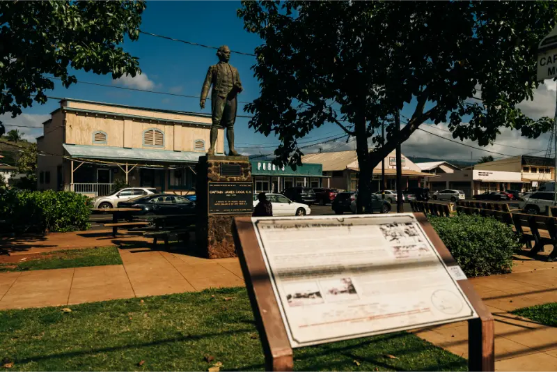 Kauai USA Statue James Cook Waimea Town